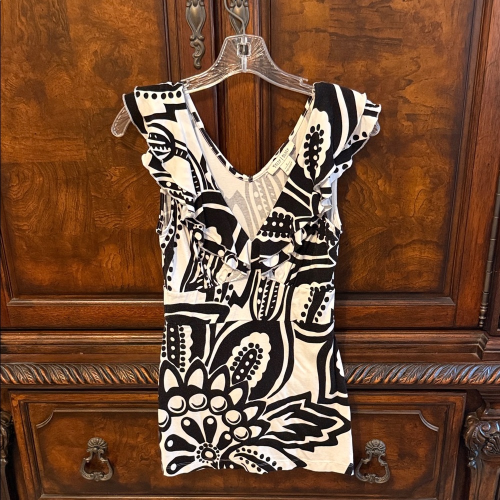 White House Black Market Black and White Floral Top